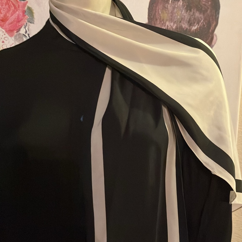 Beautiful, black and cream Vintage Vera Neumann scarf. - Picture 4 of 5
